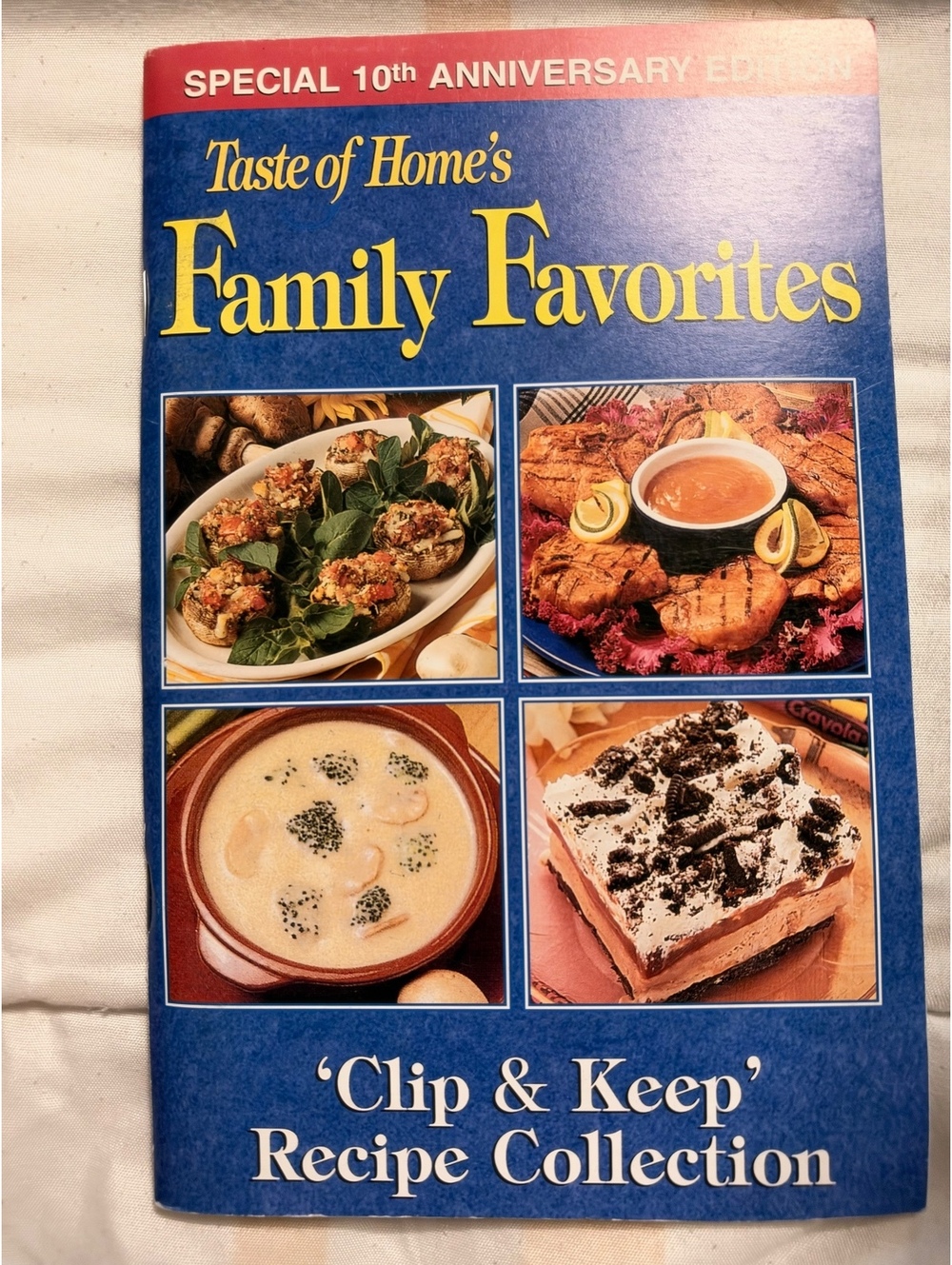 Taste of Home's Family Favorites 'Clip & Keep' Recipe Collection Magazine
